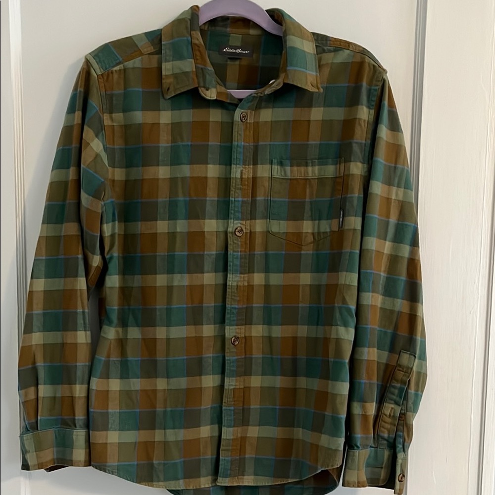 Men’s Eddie Bauer flannel. Size M